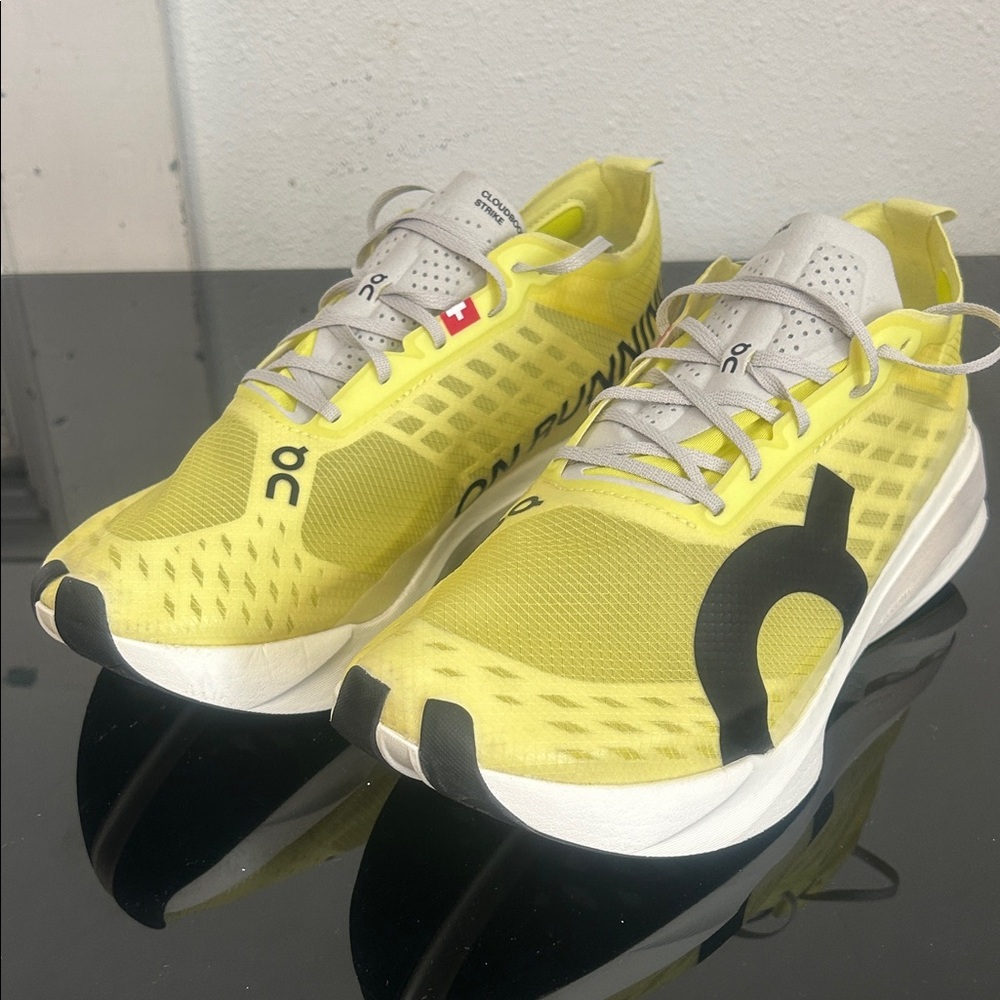 On Cloud Cloudboom Strike Limelight Wolf Running … - image 1